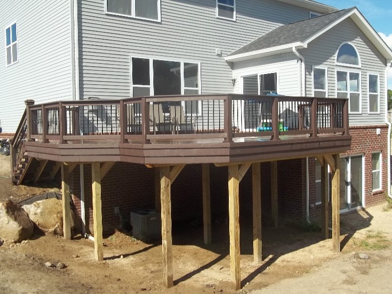 Real composite Trex deck built by Supreme Deck Builders, Michigan