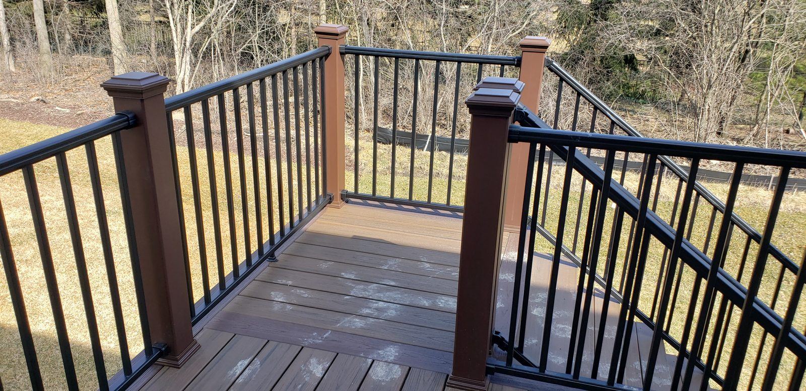 Trex Posts With Ultramax Rails project photo