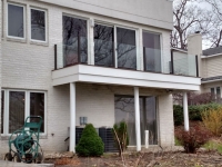 Frameless glass railing